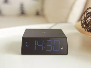 Simsiz zaryadlovchi soat